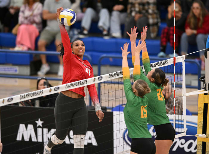 Mater Dei 3, Mira Costa 0 2023 girls vball SS D1 championship by Heston Quan 11-04-2023110420230 (1)